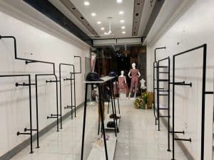 Giá treo quần áo shop