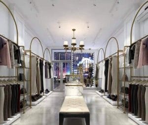 Cảm xúc vào shop đẹp vẫn thích hơn nhiều
