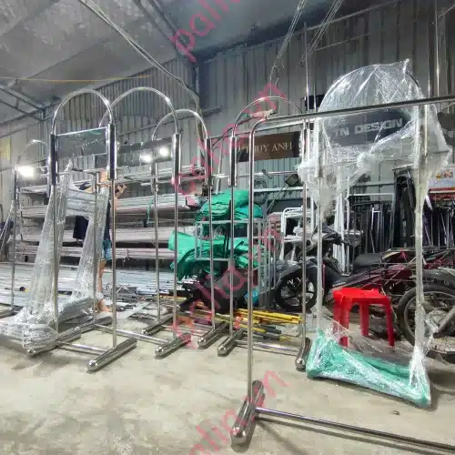xưởng sản xuất giá treo quần áo