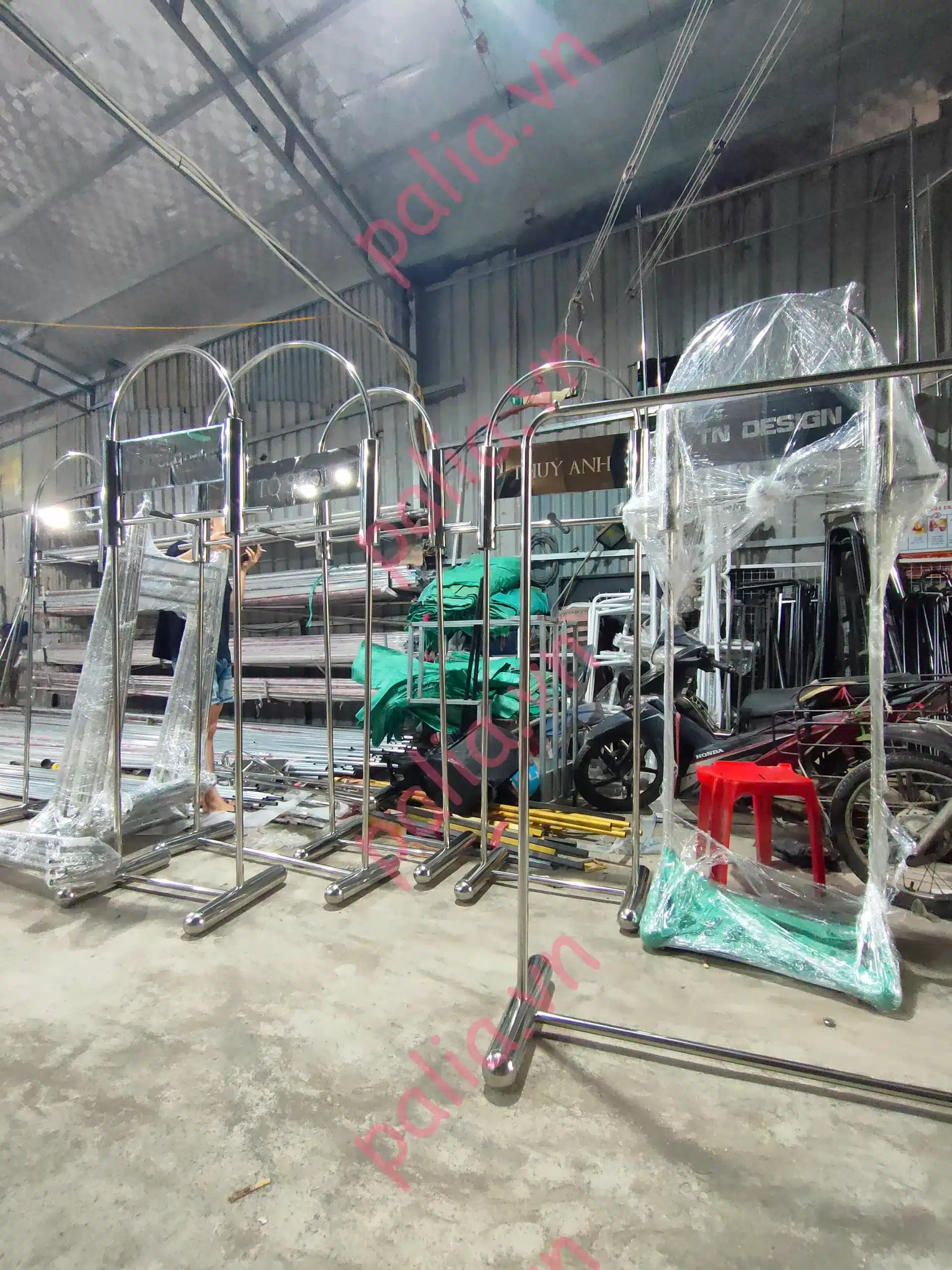 Xưởng sản xuất giá treo quần áo Palia