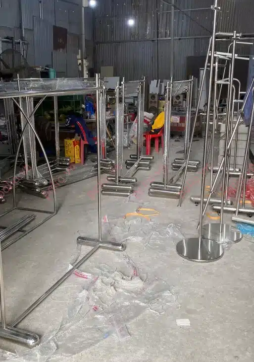 Giá treo quần áo shop S1