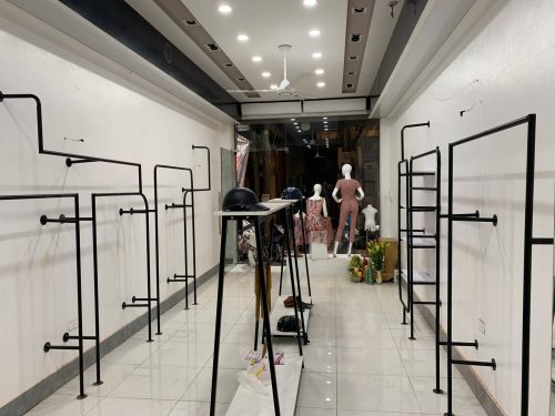 Giá treo quần áo shop