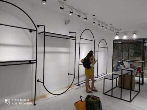 Giá treo quần áo shop